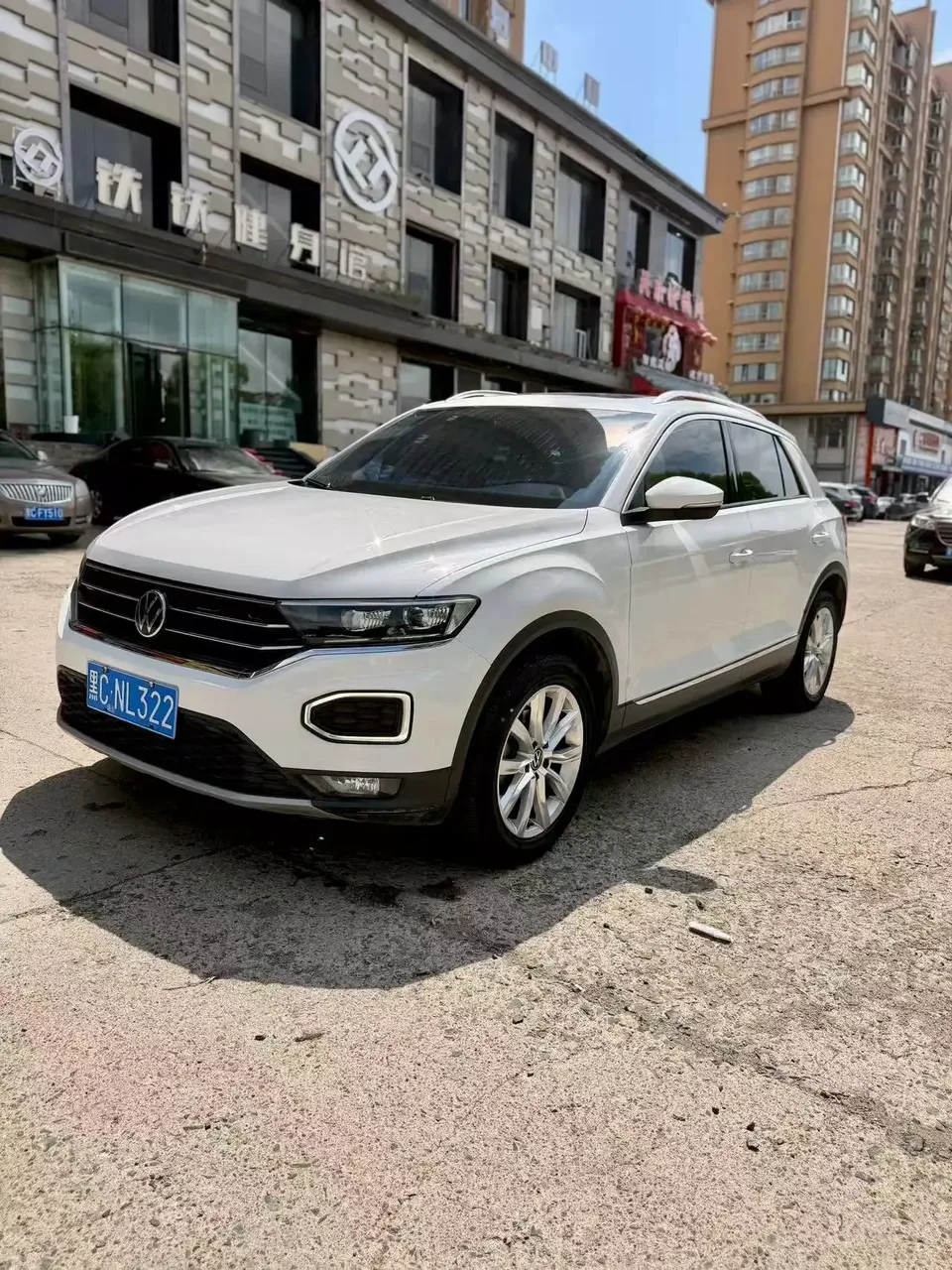 Volkswagen T-Roc TANG 2022 280TSI DSG 2WD Elite PLUS 2022 — photo 1, buy with delivery to Moscow