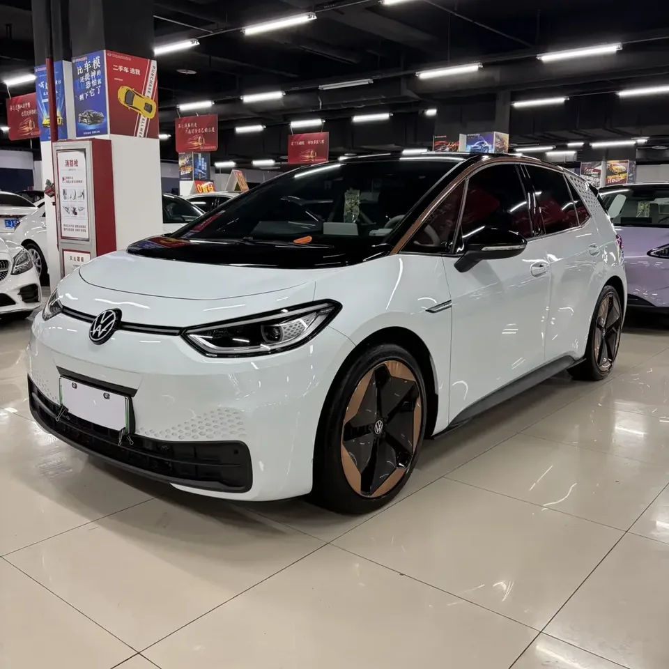 Volkswagen ID.3 Volkswagen ID.3 2021 PRO 2022 — photo 1, buy with delivery to Moscow