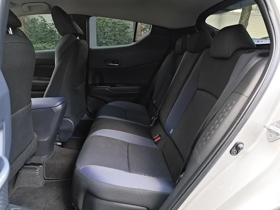 Toyota C-HR Toyota C-HR 2022 2.0L Comfort Edition 2023 — миниатюра 3