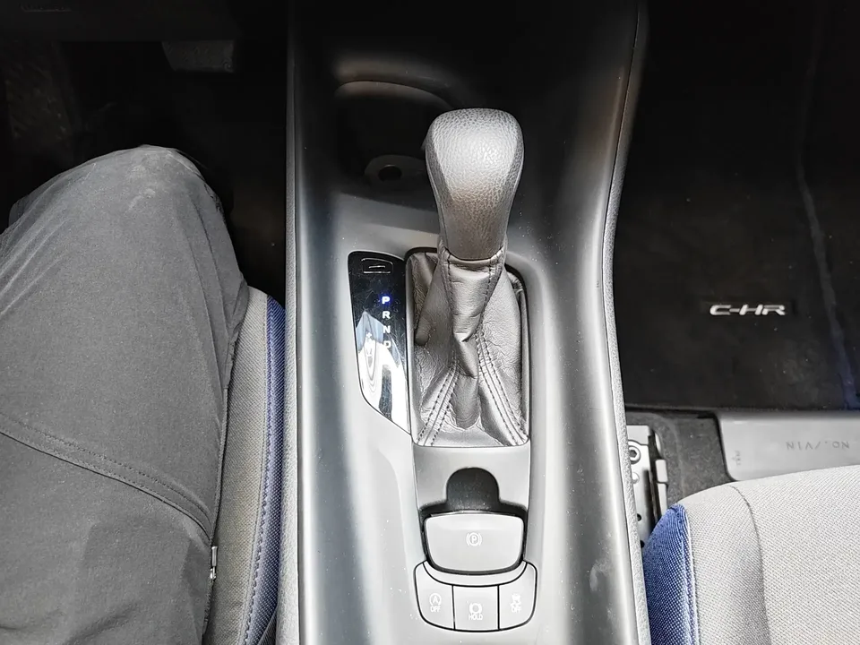 Toyota C-HR Toyota C-HR 2022 2.0L Comfort Edition 2023 — миниатюра 4