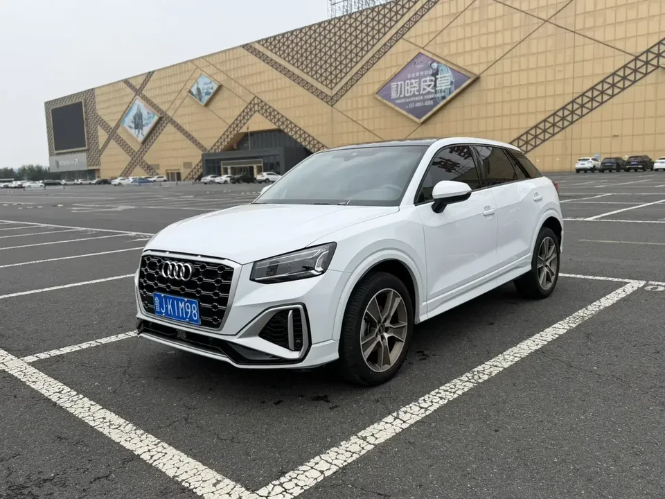 Audi Q2L Audi Q2L 2022 35 TFSI Stylish Dynamic 2022 — photo 1, buy with delivery to Moscow