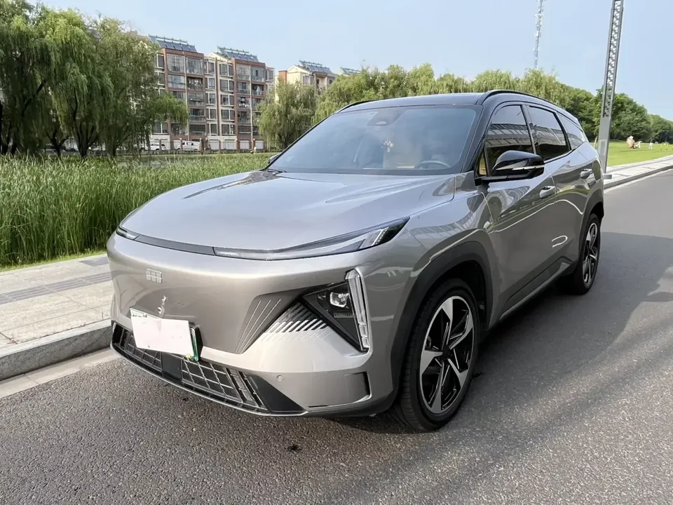 Geely Galaxy L7 Galaxy L7 2023 1.5T DHT 115km Starship 2023 — фото 1, купить с доставкой в Москву