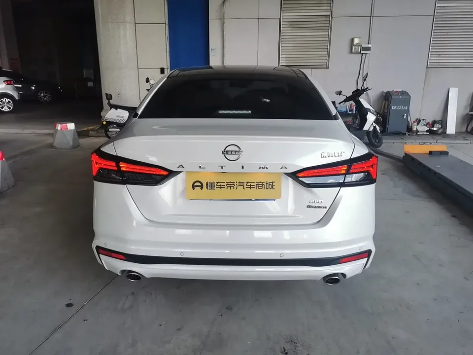 Nissan Altima Sound of nature 2022 2.0L XL-TLS Enjoy Edition 2023 — thumbnail 2
