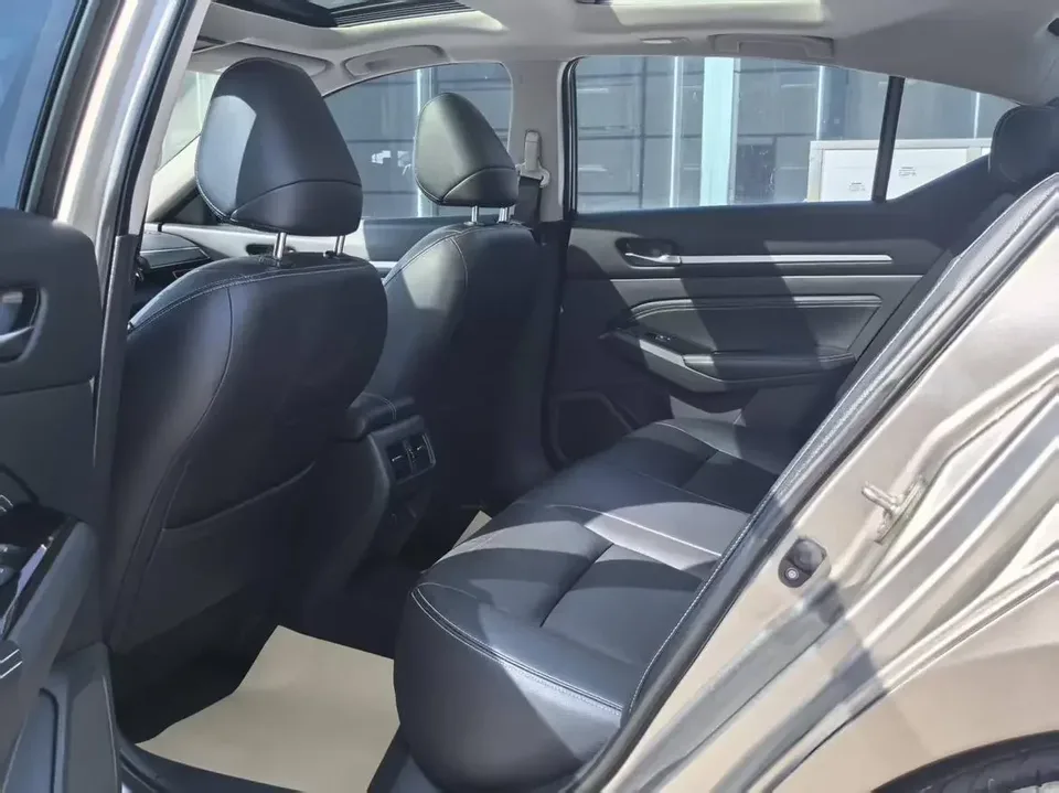 Nissan Altima Sound of nature 2022 2.0L XL-TLS Enjoy Edition 2023 — thumbnail 3