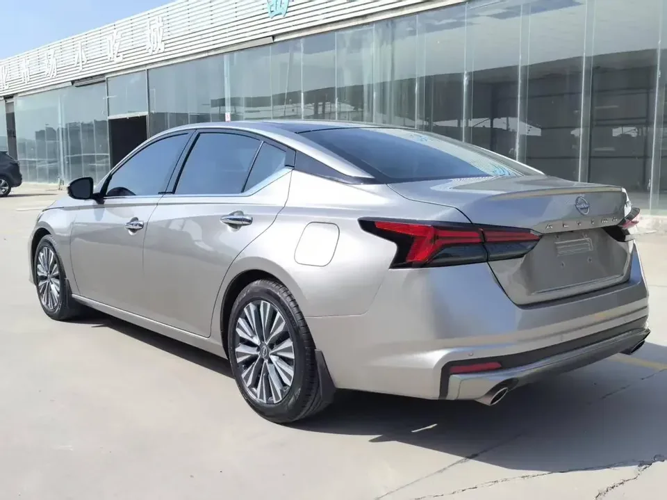 Nissan Altima Sound of nature 2022 2.0L XL-TLS Enjoy Edition 2023 — thumbnail 4