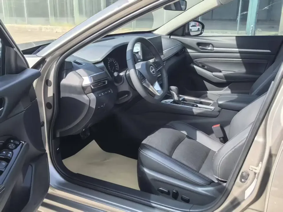Nissan Altima Sound of nature 2022 2.0L XL-TLS Enjoy Edition 2023 — thumbnail 5
