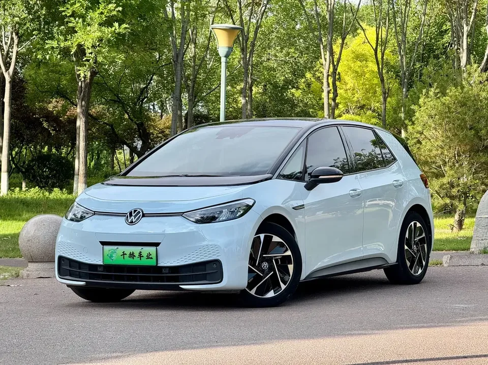 Volkswagen ID.3 Volkswagen ID.3 2024 Pure Smart Edition 2024 — photo 1, buy with delivery to Moscow