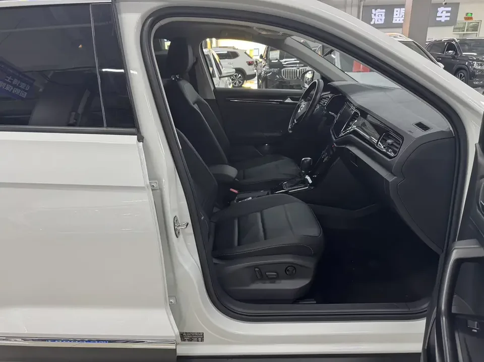 Volkswagen T-Roc TANG 2022 280TSI DSG 2WD Comfort PLUS 2022 — thumbnail 3
