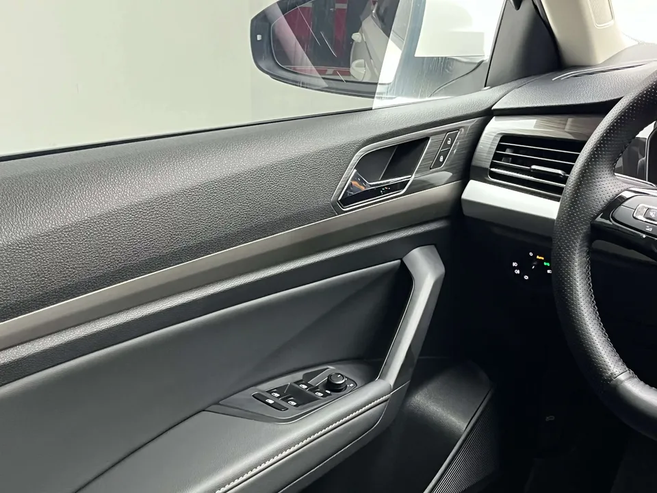 Volkswagen Lavida Lavida 2022 1.5L Automatic Comfort Edition 2022 — thumbnail 4