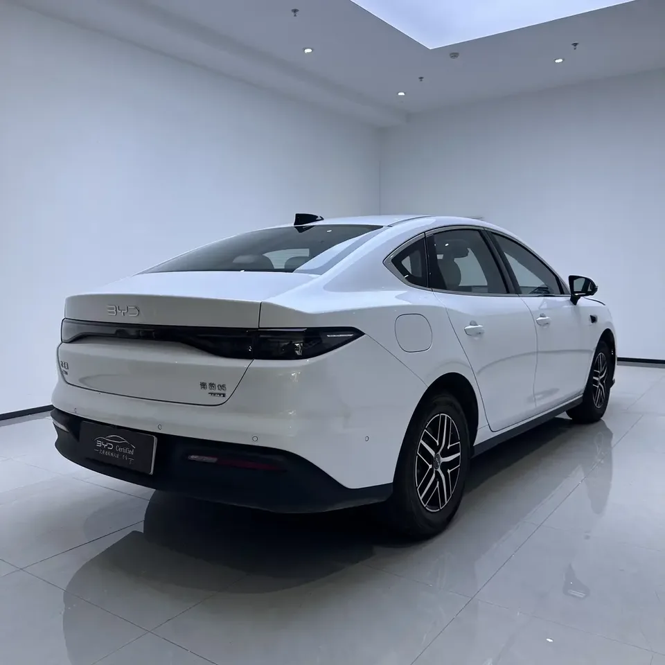 BYD Seal 05DM Seal 05DM 2025 DM-i 120KM flagship version 2025 — thumbnail 2