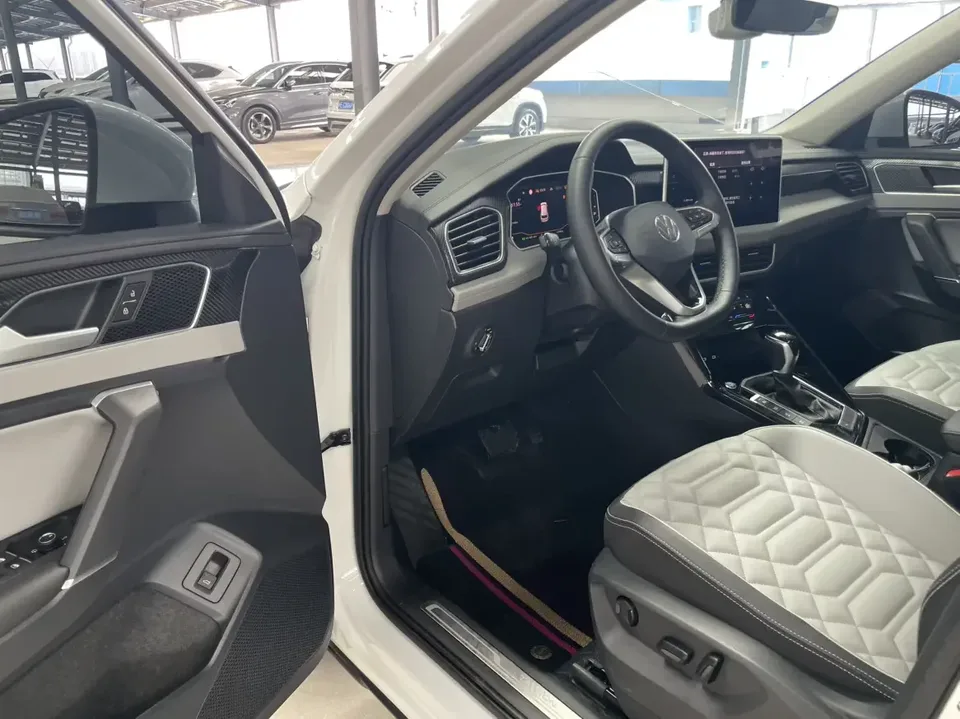 Volkswagen Tayron Tanyue 2023 280TSI 2WD Luxury Plus Advanced Edition 2022 — thumbnail 5