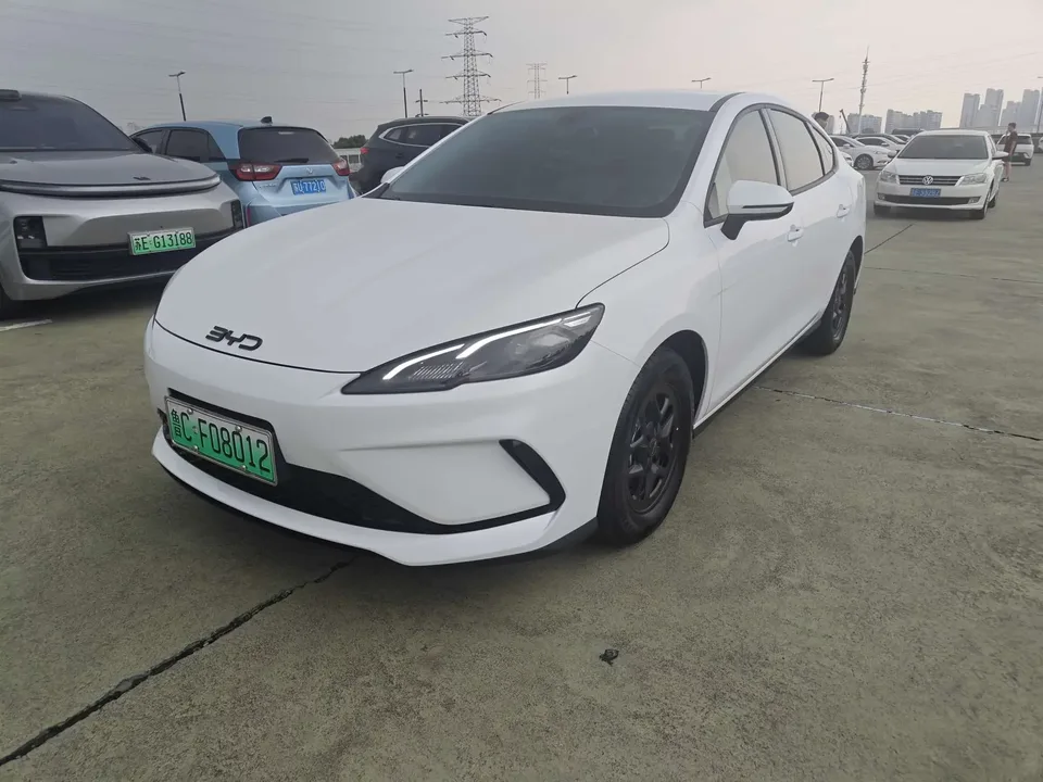 BYD Seal 05DM Seal 05DM 2025 DM-i 55KM Deluxe Smart Driving Edition 2025 — photo 1, buy with delivery to Moscow