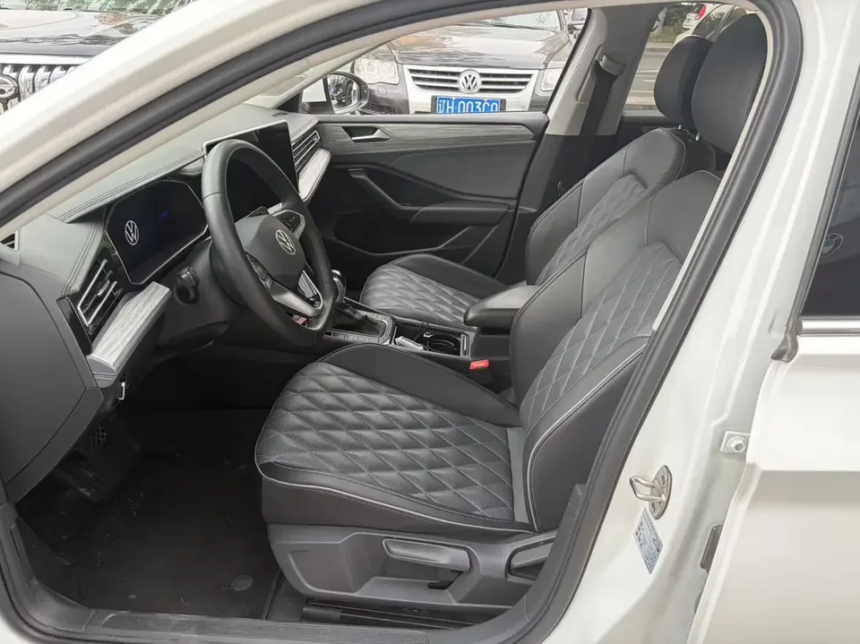 Volkswagen Sagitar Sagitar 2023 300TSI DSG Beyond Edition 2023 — thumbnail 3