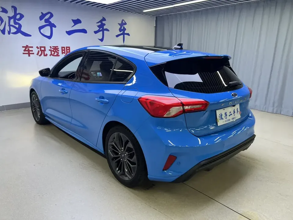 Ford Focus fox 2022 Hatchback EcoBoost 180 Automatic ST Line 2022 — thumbnail 2