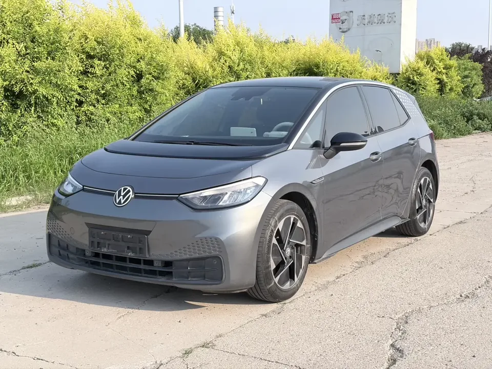 Volkswagen ID.3 Volkswagen ID.3 2023 Pure Smart Edition 2023 — photo 1, buy with delivery to Moscow