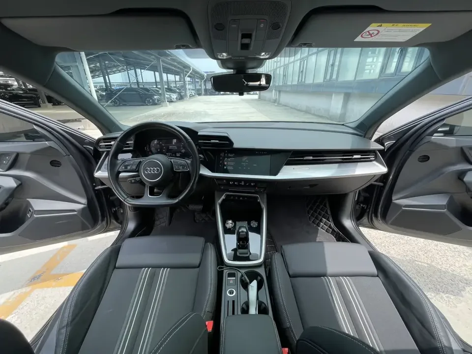 Audi A3 Audi A3 2022 Sportback 35 TFSI Stylish and sporty 2022 — thumbnail 3