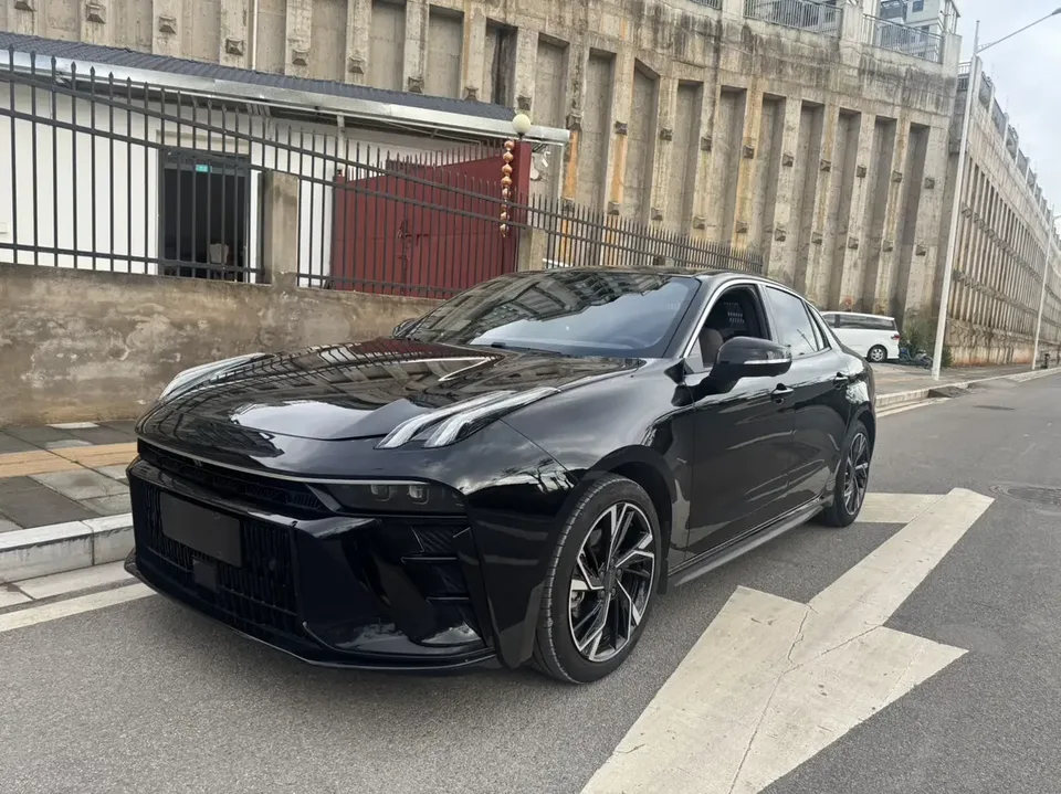 Lynk & Co 03 Lynk & Co 03 2023 1.5TD DCT Jin Plus 2023 — photo 1, buy with delivery to Moscow