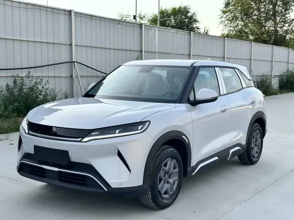 BYD Yuan Up Yuan UP 2025 301KM Pilot 2026 — фото 1, купить с доставкой в Москву