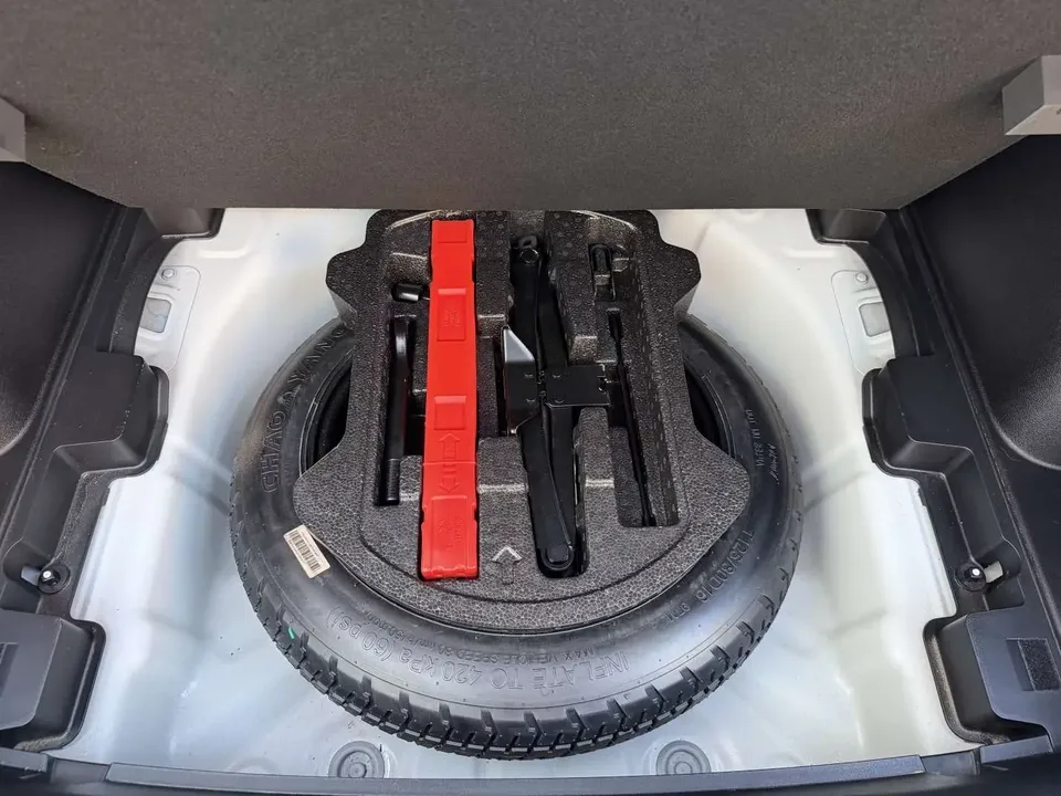 Geely Coolray SX11 Binyue 2021 240T DCT Diamond Edition 2022 — thumbnail 3