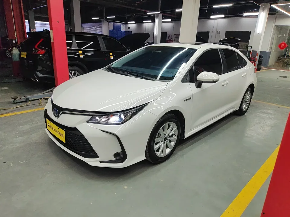 Toyota Corolla Corolla 2023 Intelligent Electric Hybrid Dual Engine 1.8L E-CVT Elite Edition 2024 — photo 1, buy with delivery to Moscow