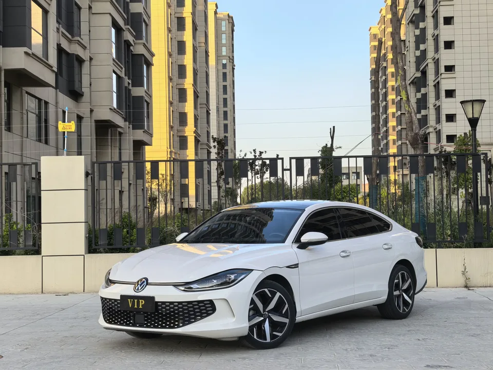 Volkswagen Lamando Lingdu 2022 Lingdu L 280TSI DSG Cool Edition 2022 — photo 1, buy with delivery to Moscow