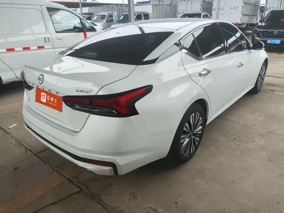 Nissan Altima Sound of nature 2024 2.0L XE True Edition 2025 — thumbnail 4