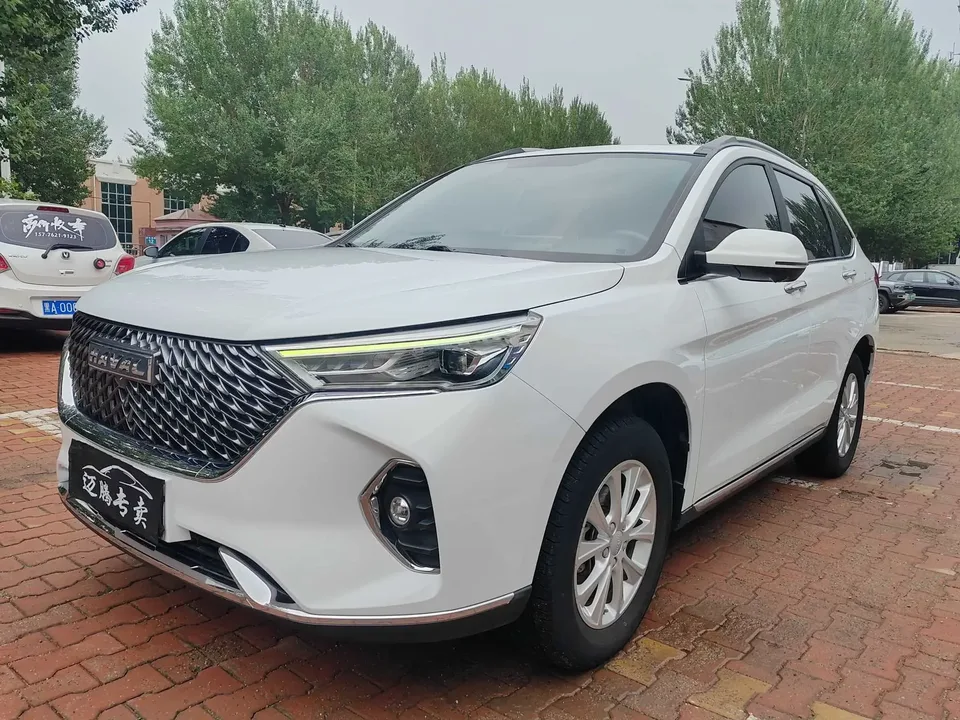 Haval M6 Haval M6 2021 PLUS 1.5T DCT Luxury Intelligent Connection 2022 — photo 1, buy with delivery to Moscow