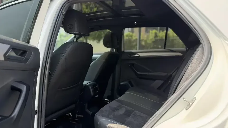 Volkswagen T-Roc TANG 2022 280TSI DSG 2WD R-Line Pro PLUS 2023 — thumbnail 4