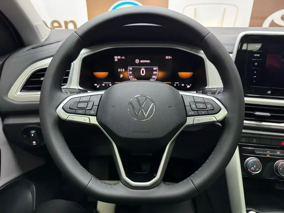 Volkswagen T-Roc TANG 2023 280TSI DSG Time Edition 2023 — thumbnail 5