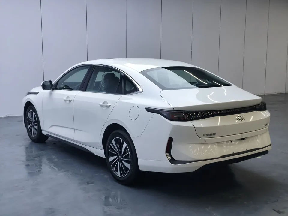 Changan Qiyuan A05 Changan Qiyuan A05 2025 Really fragrant version 145 transcendence 2026 — thumbnail 5
