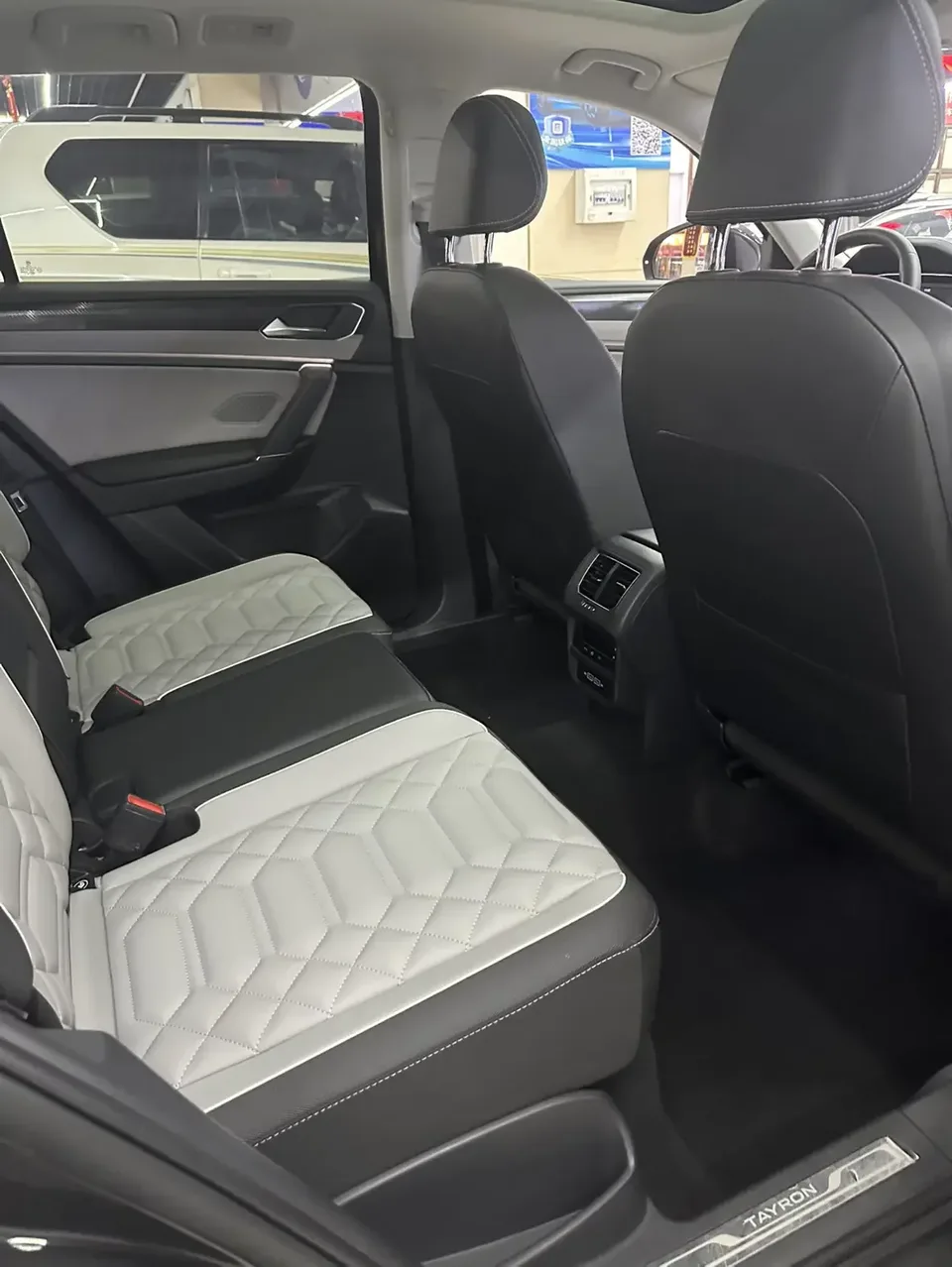 Volkswagen Tayron Tanyue 2023 280TSI 2WD Luxury Plus Advanced Edition 2022 — thumbnail 4