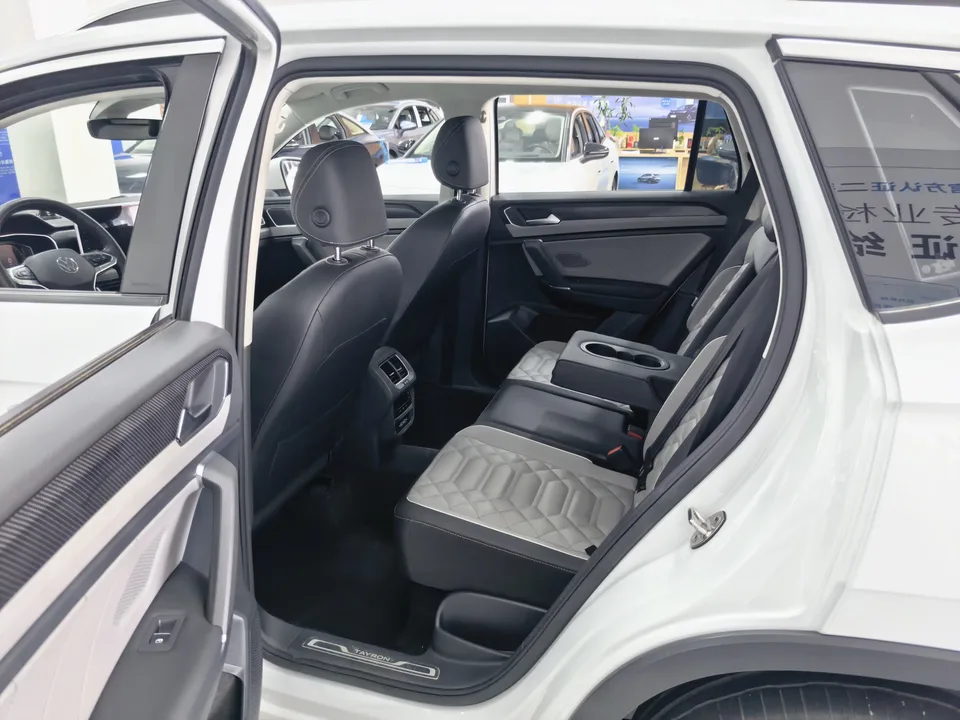 Volkswagen Tayron Tanyue 2023 300TSI 2WD Luxury Plus Advanced Edition 2024 — миниатюра 4