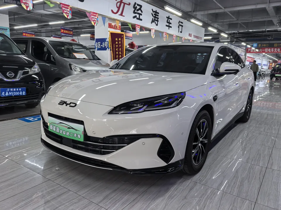 BYD Seal 06DM Seal 06DM 2025 DM-i 80KM Premium Edition 2025 — photo 1, buy with delivery to Moscow