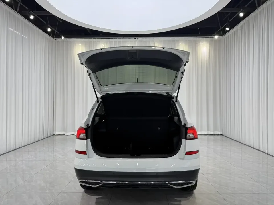 Skoda Comek Comek 2023 Modified 1.5L Automatic Comfort Edition 2023 — thumbnail 4