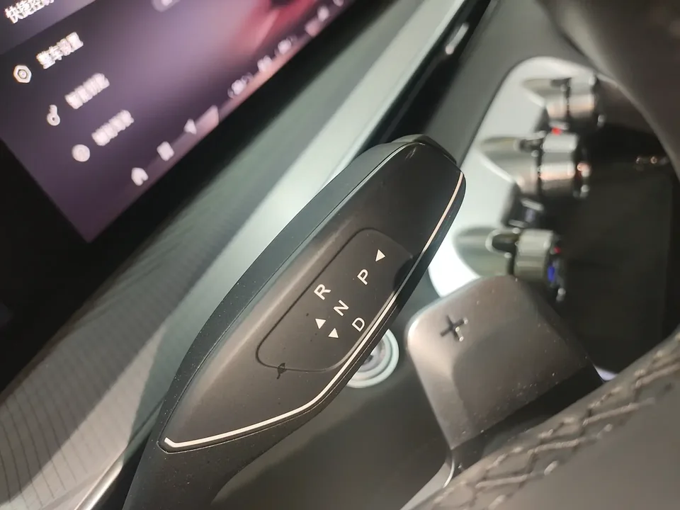 Exeed TXL Stars in the clouds 2025 300T 2WD Star Edition 2025 — thumbnail 4