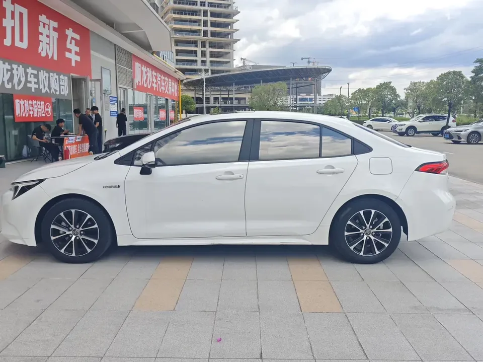 Toyota Levin Lei Ling 2023 Hybrid 1.8L Deluxe Edition 2023 — thumbnail 4