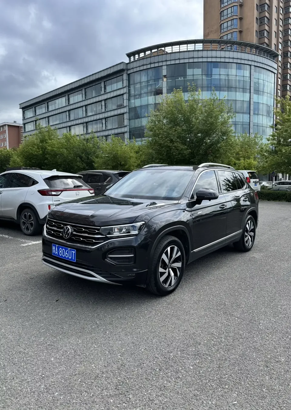 Volkswagen Tayron Tanyue 2022 280TSI 2WD Luxury Smart Edition 2022 — фото 1, купить с доставкой в Москву