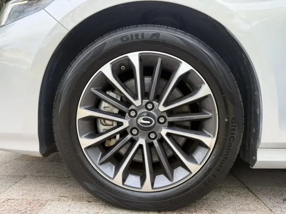 GAC Trumpchi Empow Shadow Leopard 2023 2.0L DHT Intelligent Hybrid 2024 — thumbnail 3