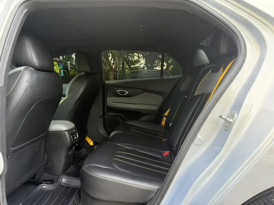 GAC Trumpchi Empow Shadow Leopard 2023 2.0L DHT Intelligent Hybrid 2024 — thumbnail 5