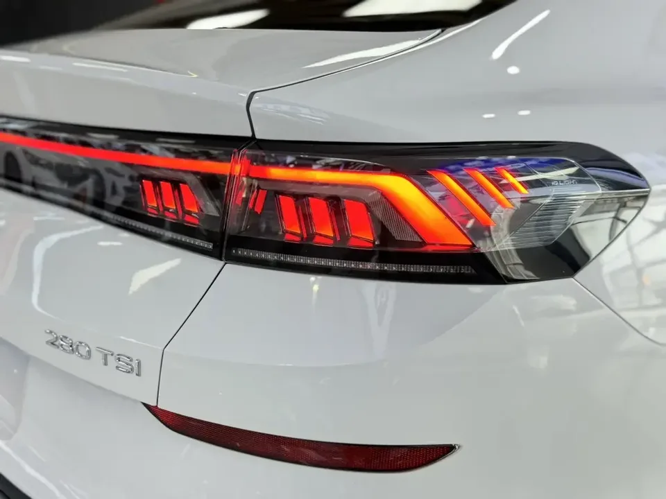 Volkswagen Lamando Lingdu 2022 Lingdu L 280TSI DSG Hot Edition 2022 — thumbnail 3