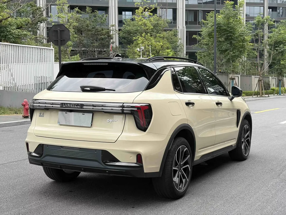 Lynk & Co 01 Lynk & Co 01 2023 EM-F PM 2022 — thumbnail 2