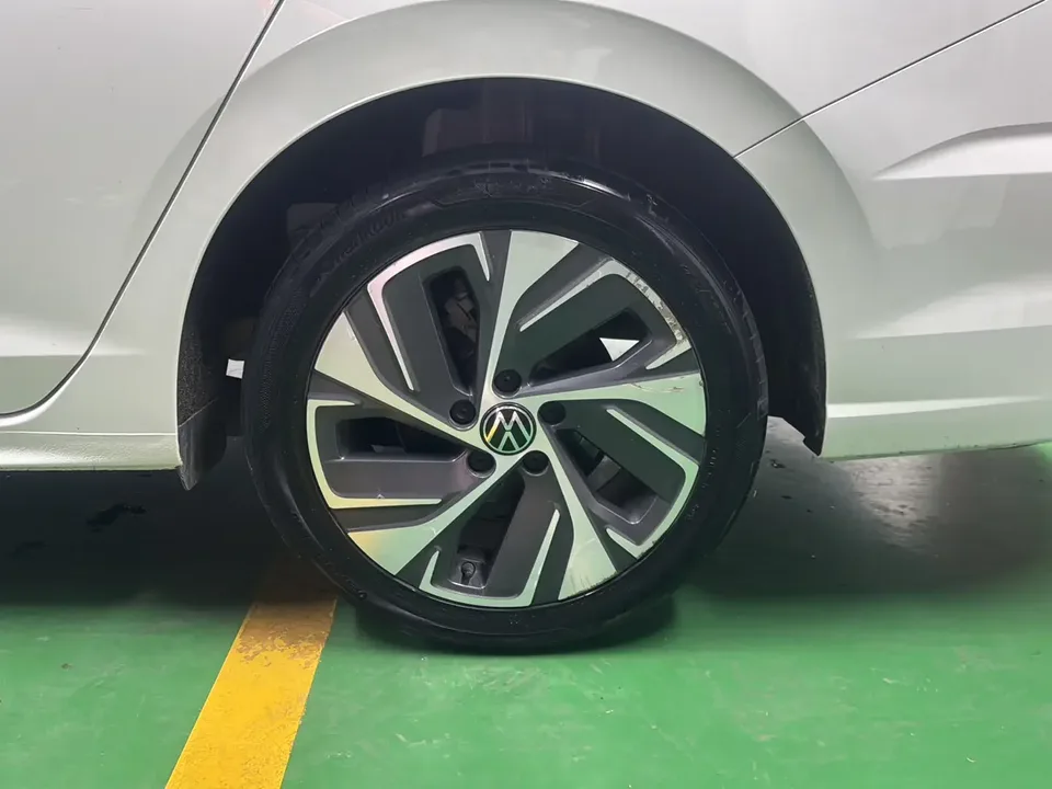 Volkswagen Bora Bora 2023 300TSI DSG Premium Edition 2024 — thumbnail 3