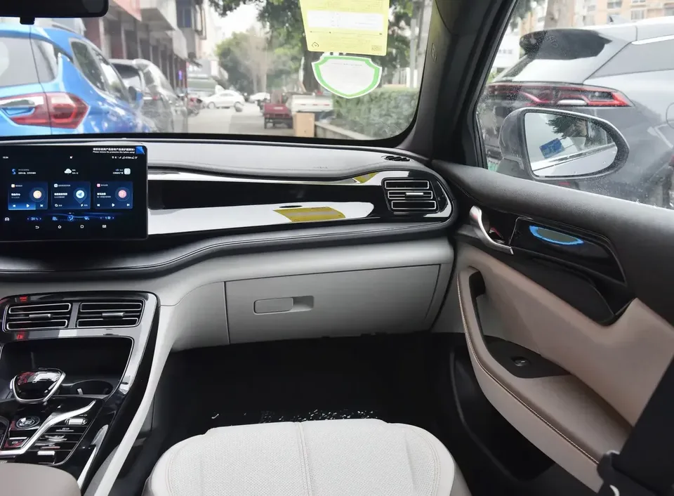 BYD Qin PLUS DM Qin PLUS DM 2024 Honor Edition DM-i 55KM Leading Edition 2024 — thumbnail 3