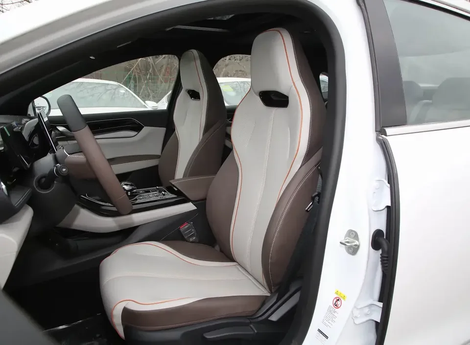 BYD Qin PLUS DM Qin PLUS DM 2024 Honor Edition DM-i 55KM Leading Edition 2024 — thumbnail 4