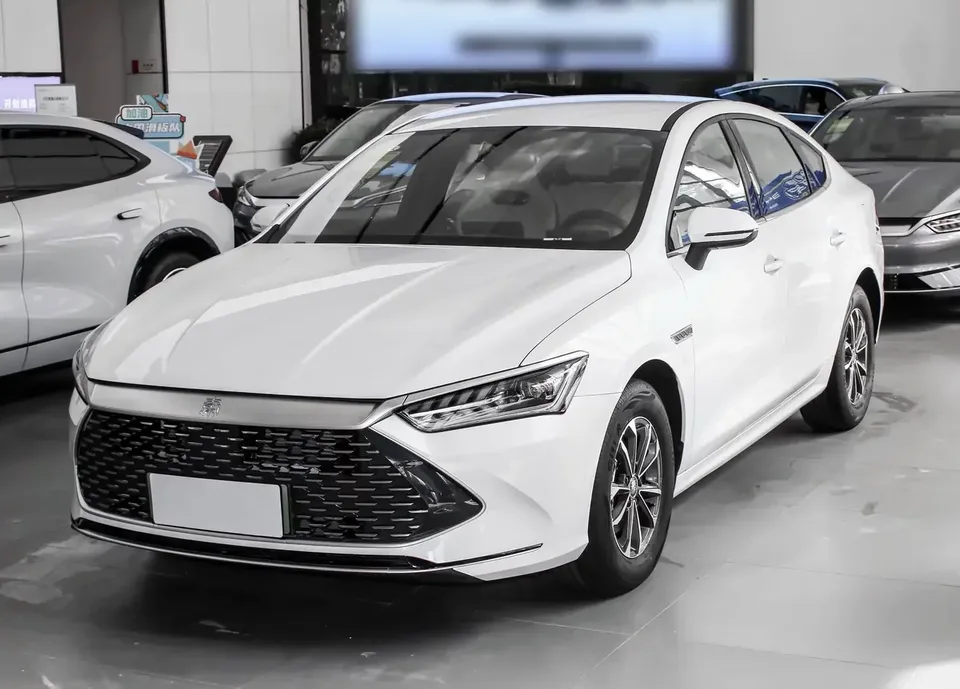 BYD Qin PLUS DM Qin PLUS DM 2024 Honor Edition DM-i 55KM Leading Edition 2024 — photo 1, buy with delivery to Moscow