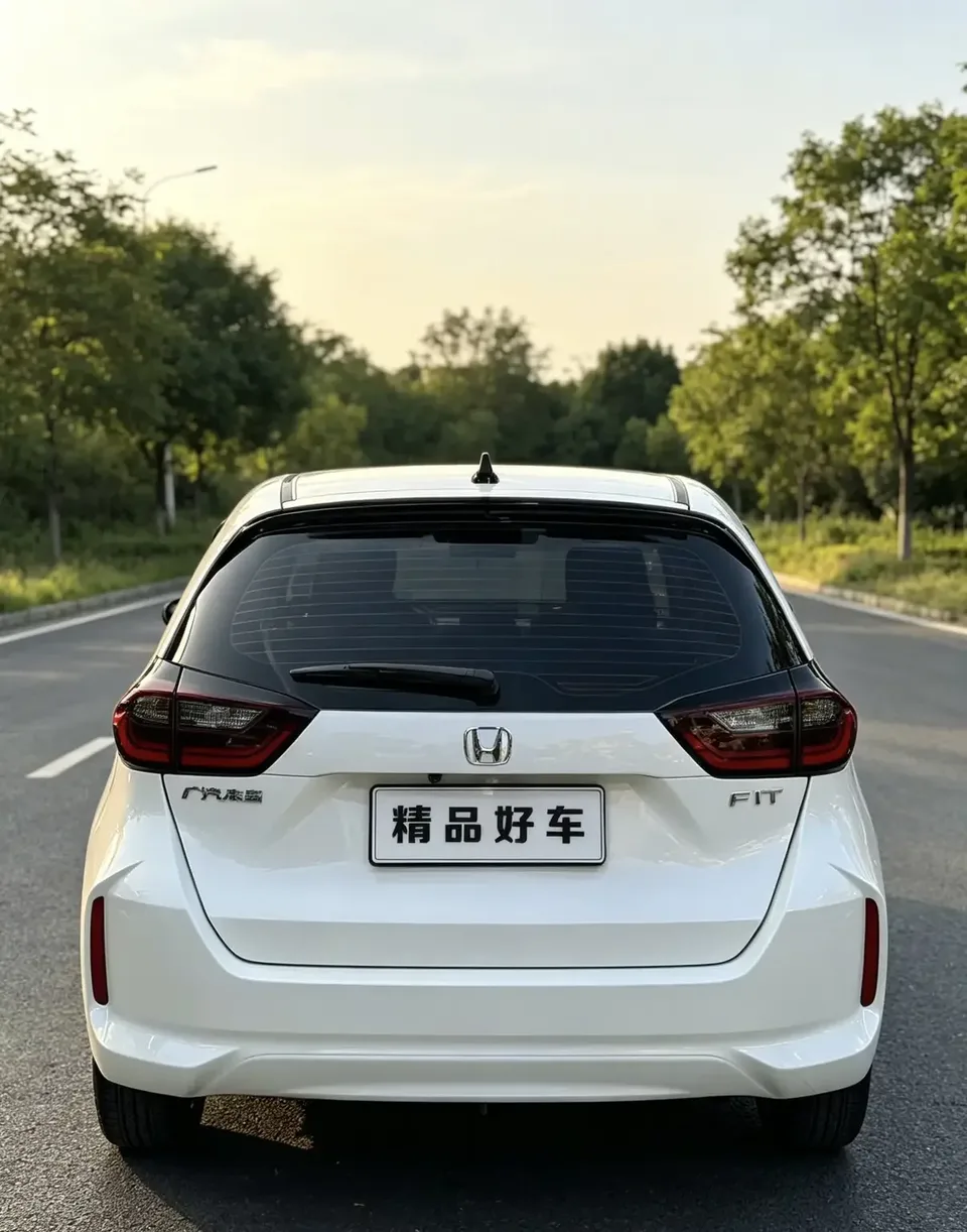 Honda FIT Fit 2022 1.5L CVT Trendy Sunroof Edition 2022 — миниатюра 2