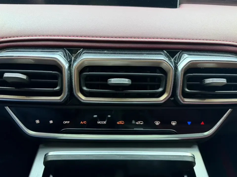 Jetour Jietu X70 PLUS Jietu X70 PLUS 2022 1.5T CVT 7-seater 2022 — thumbnail 3