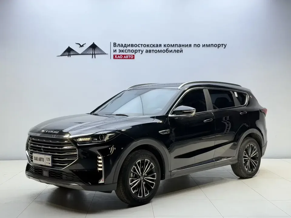Jetour Jietu X70 PLUS Jietu X70 PLUS 2022 1.5T CVT 7-seater 2022 — photo 1, buy with delivery to Moscow