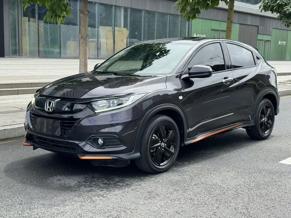Honda VEZEL Binzhi 2022 1.5L CVT Phantom Night Pioneer Edition 2022 — photo 1, buy with delivery to Moscow