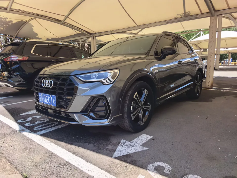Audi Q3 Audi Q3 2022 35 TFSI Stylish Dynamic 2022 — photo 1, buy with delivery to Moscow